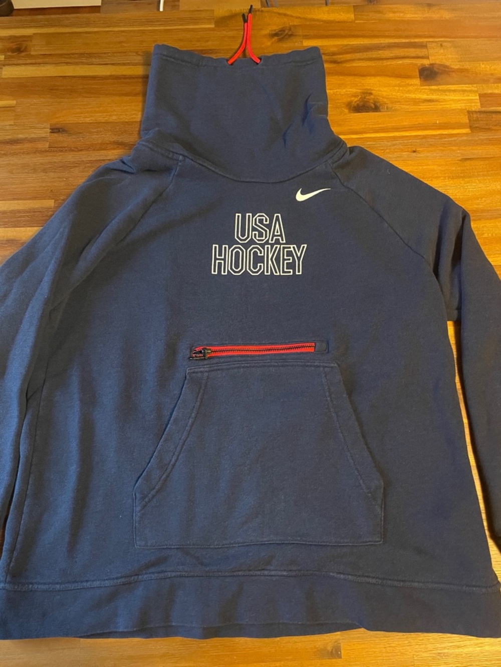 Nike Navy USA Hockey sweatshirt, women’s size large, double pocket